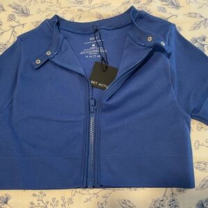 NWT Set Active Moto Zip Top in Cobal/Onyx.